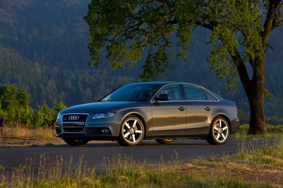  Audi A4 3.2 FSI Quattro Sedan (B8, 8K) 2007 года  (NA) (фото 4 из 32)
